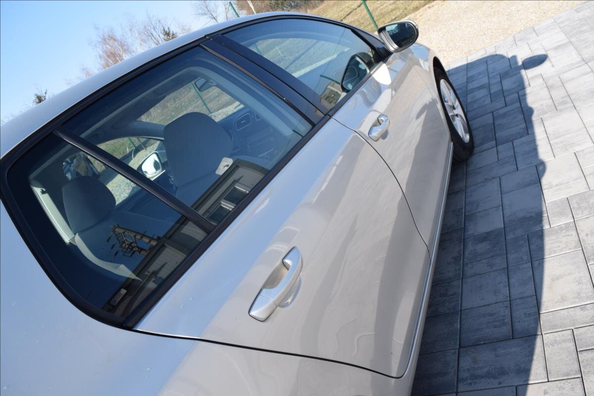 Volkswagen Golf Kombi 1,6 l 66 kw