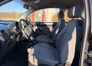 Volkswagen New Beetle 8