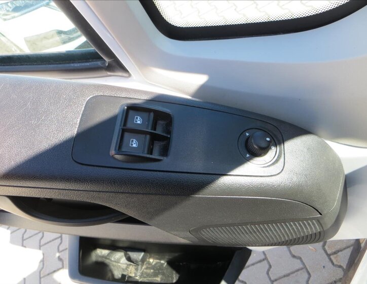 Peugeot Boxer Valník 2,2 l 121 kw