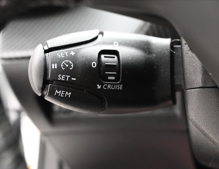 Peugeot 2008 SUV / Terénní 1,5 l 81 kw