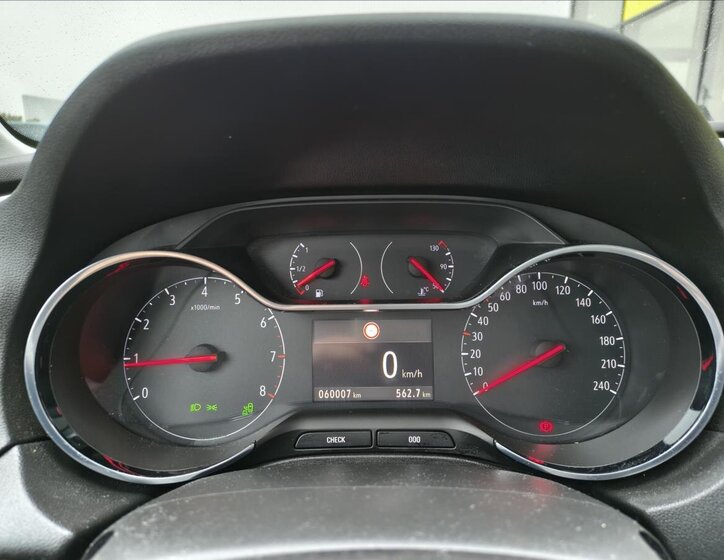 Opel Grandland SUV / Terénní 1,2 l 96 kw