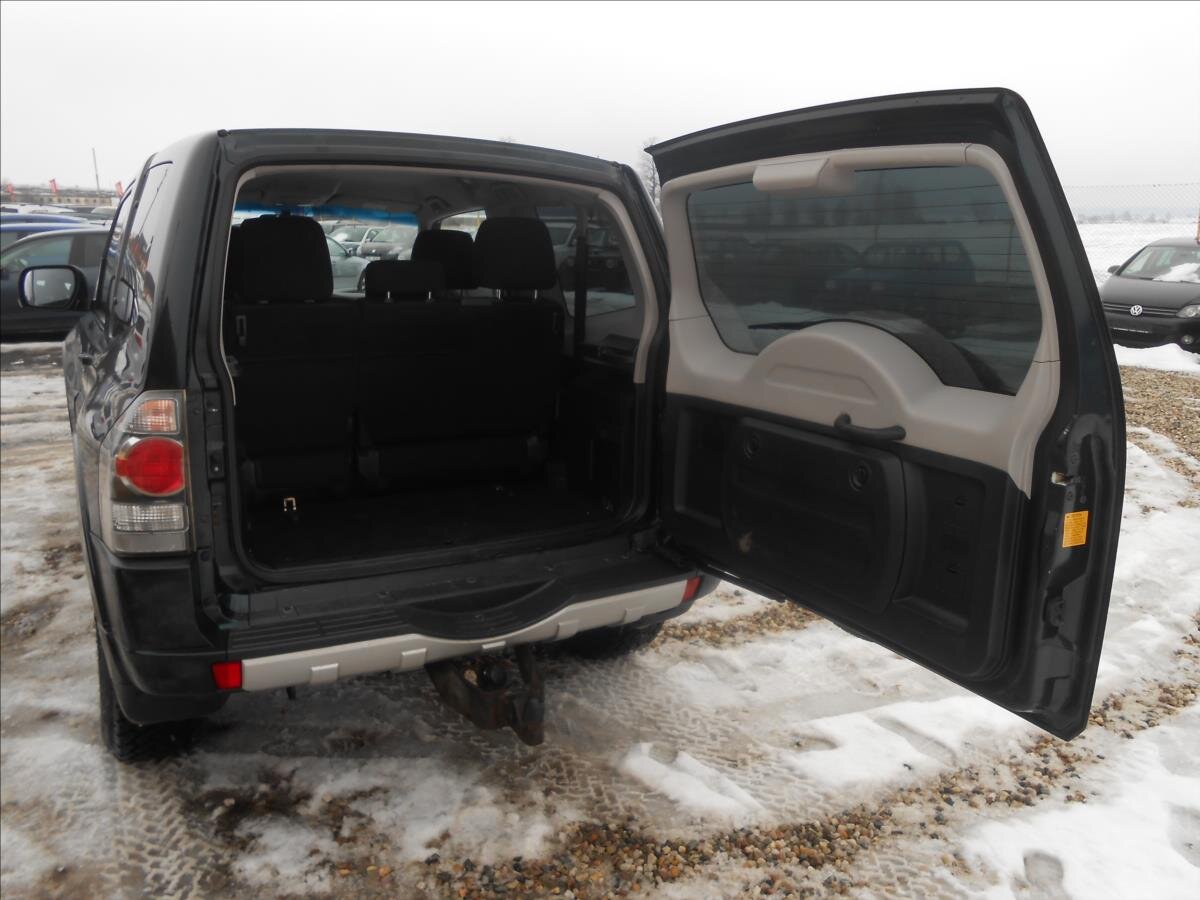 Mitsubishi Pajero SUV 3,2 l 147 kw