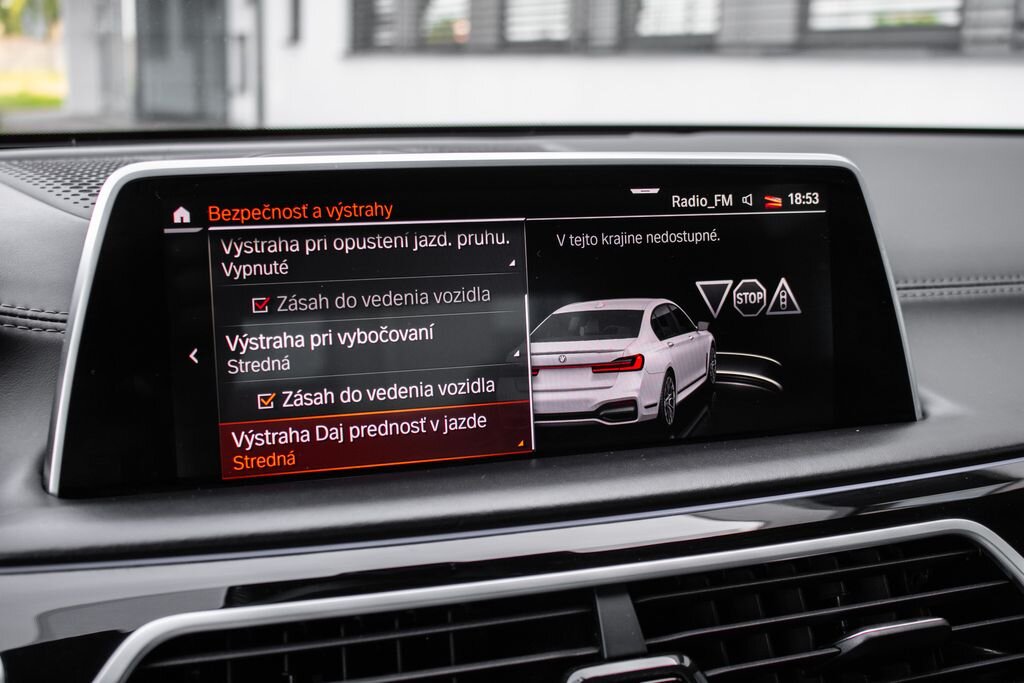 BMW Řada 7 Sedan 3,0 l 294 kw