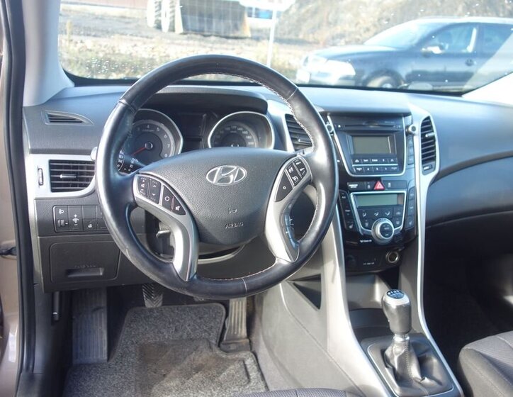 Hyundai i30 19
