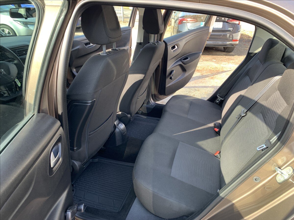 Peugeot 301 Sedan 1,6 l 85 kw