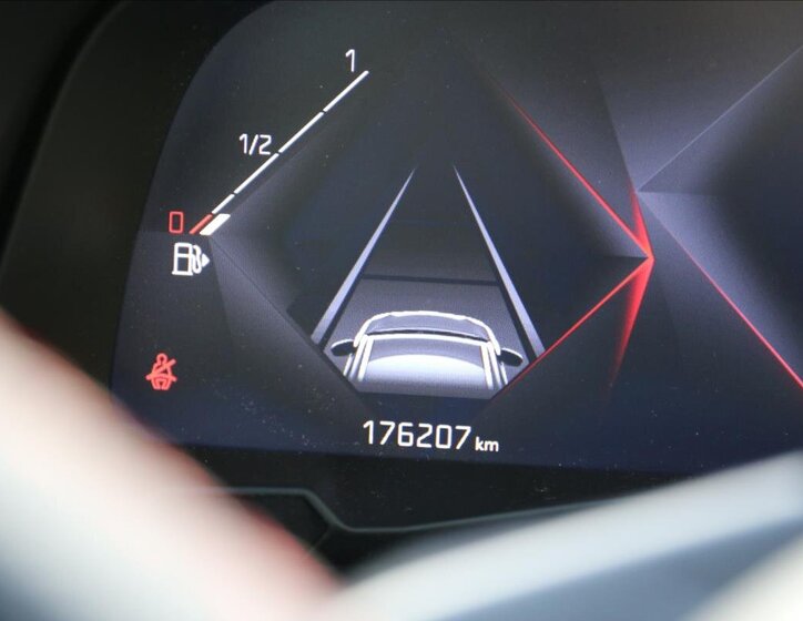 DS Automobiles DS7 Crossback Kombi 2,0 l 130 kw