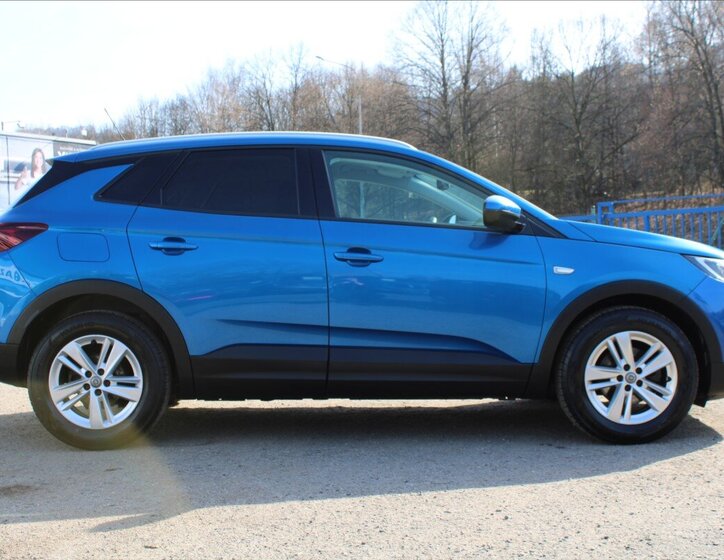 Opel Grandland X SUV / Terénní 1,2 l 96 kw
