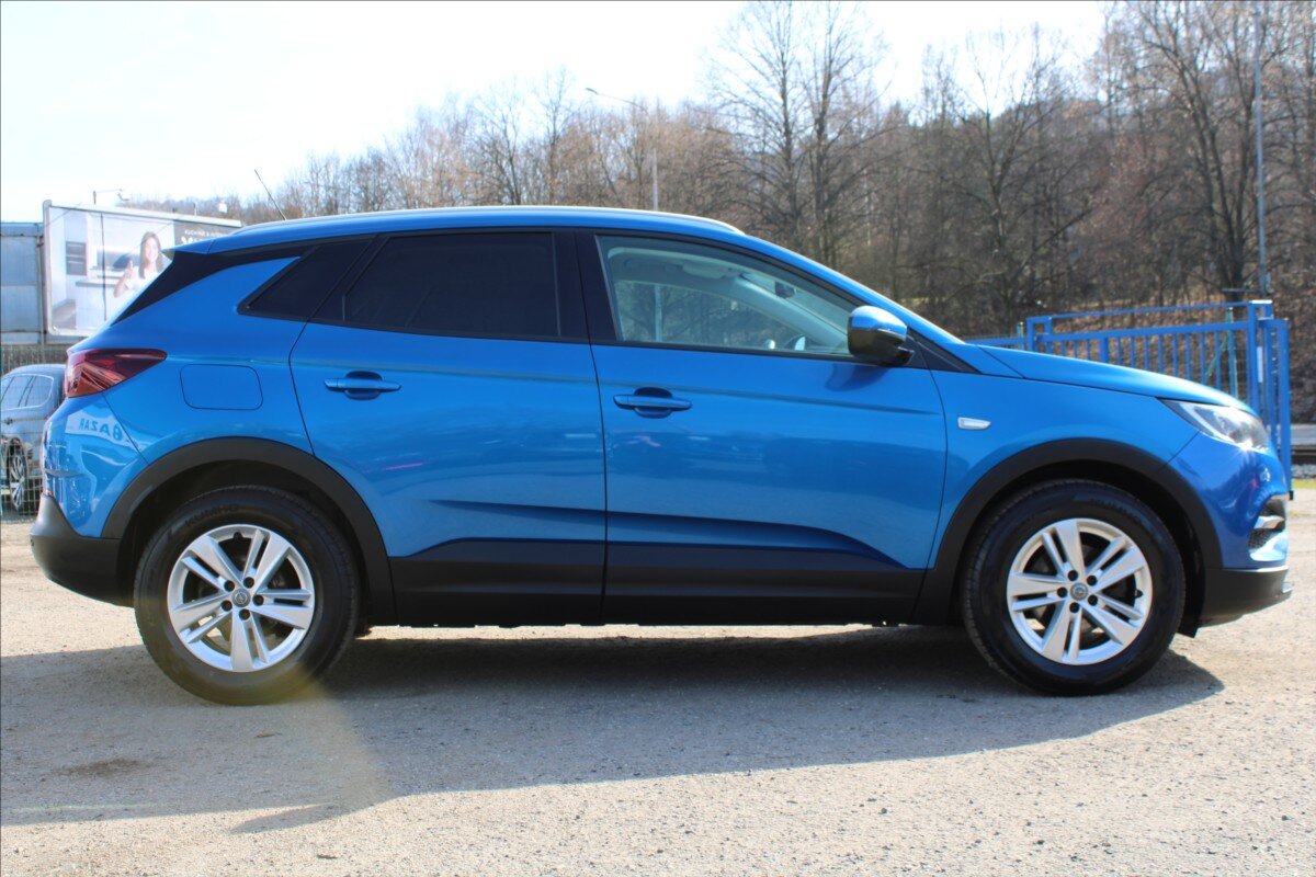 Opel Grandland X SUV / Terénní 1,2 l 96 kw
