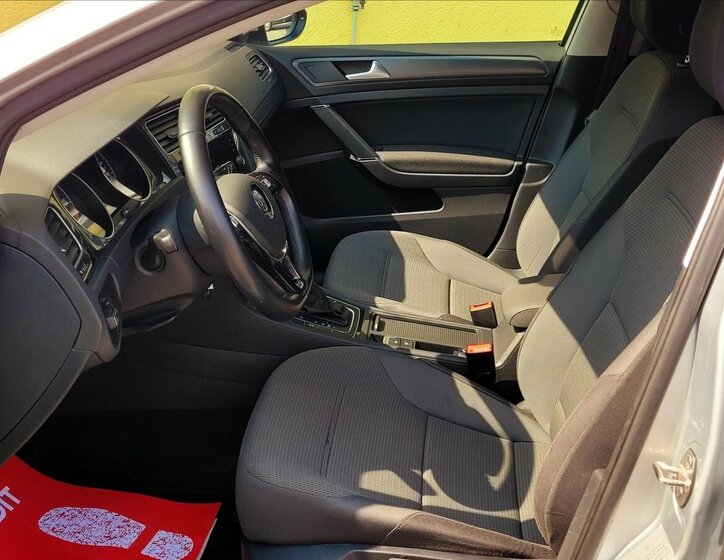 Volkswagen Golf Kombi 1,6 l 85 kw