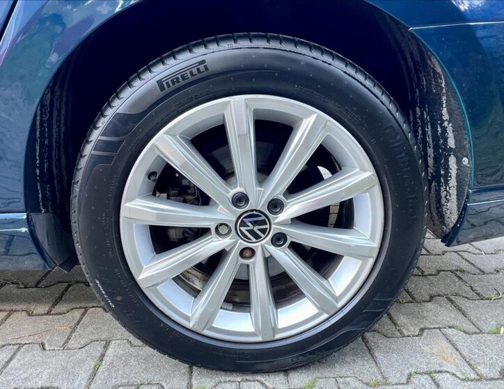 Volkswagen Passat Kombi 2,0 l 110 kw