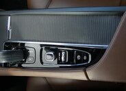 Volvo S90 Sedan / Limuzína 2,0 l 173 kw