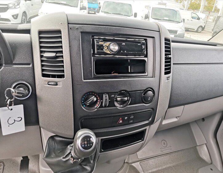 Mercedes-Benz Sprinter 9