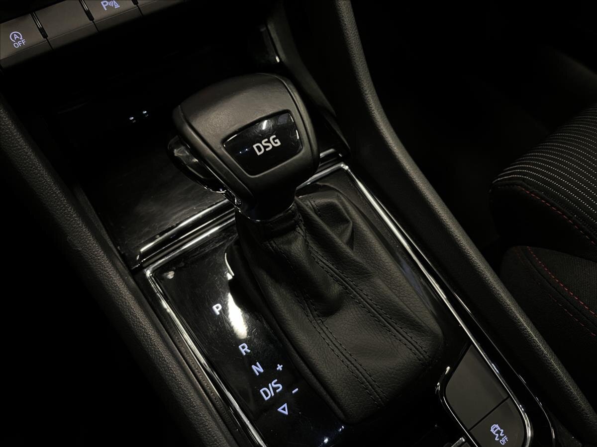 Škoda Karoq SUV / Terénní 1,5 l 110 kw