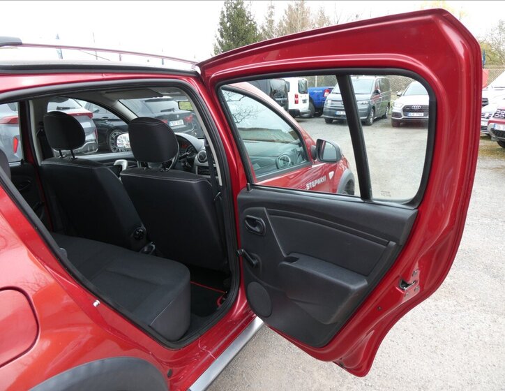 Dacia Sandero Hatchback 1,6 l 64 kw