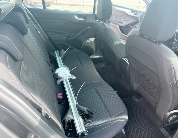 Ford Focus Kombi 999,0 92 kw