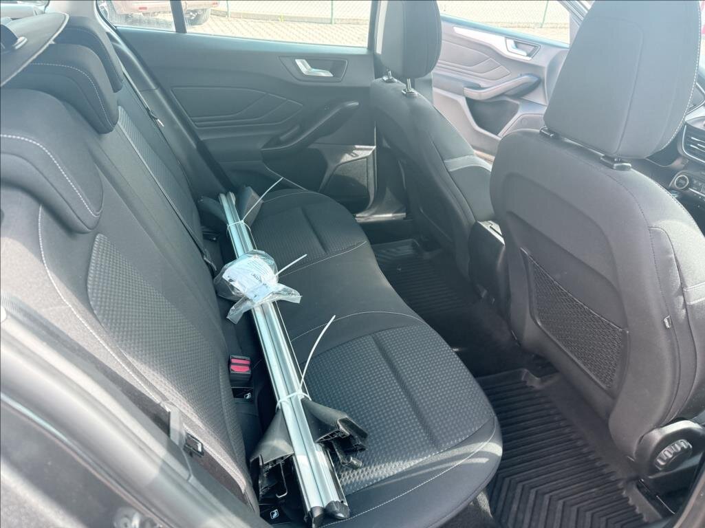 Ford Focus Kombi 999,0 92 kw