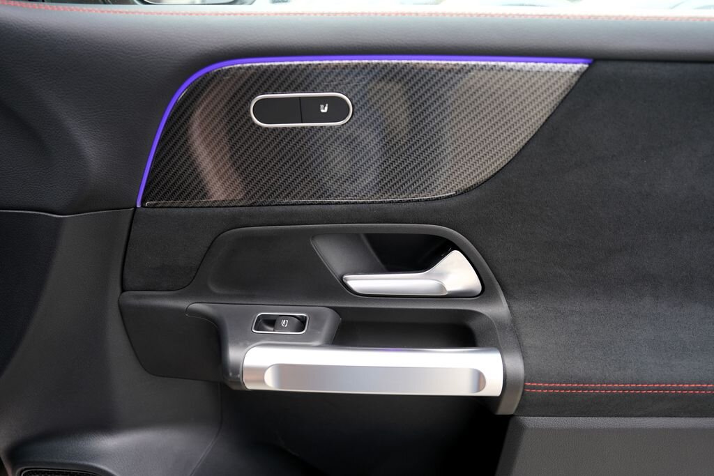 Mercedes-Benz GLB SUV / Terénní 2,0 l 225 kw