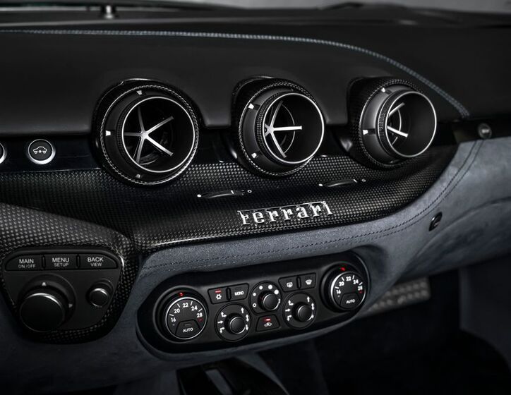 Ferrari F12 Berlinetta 22