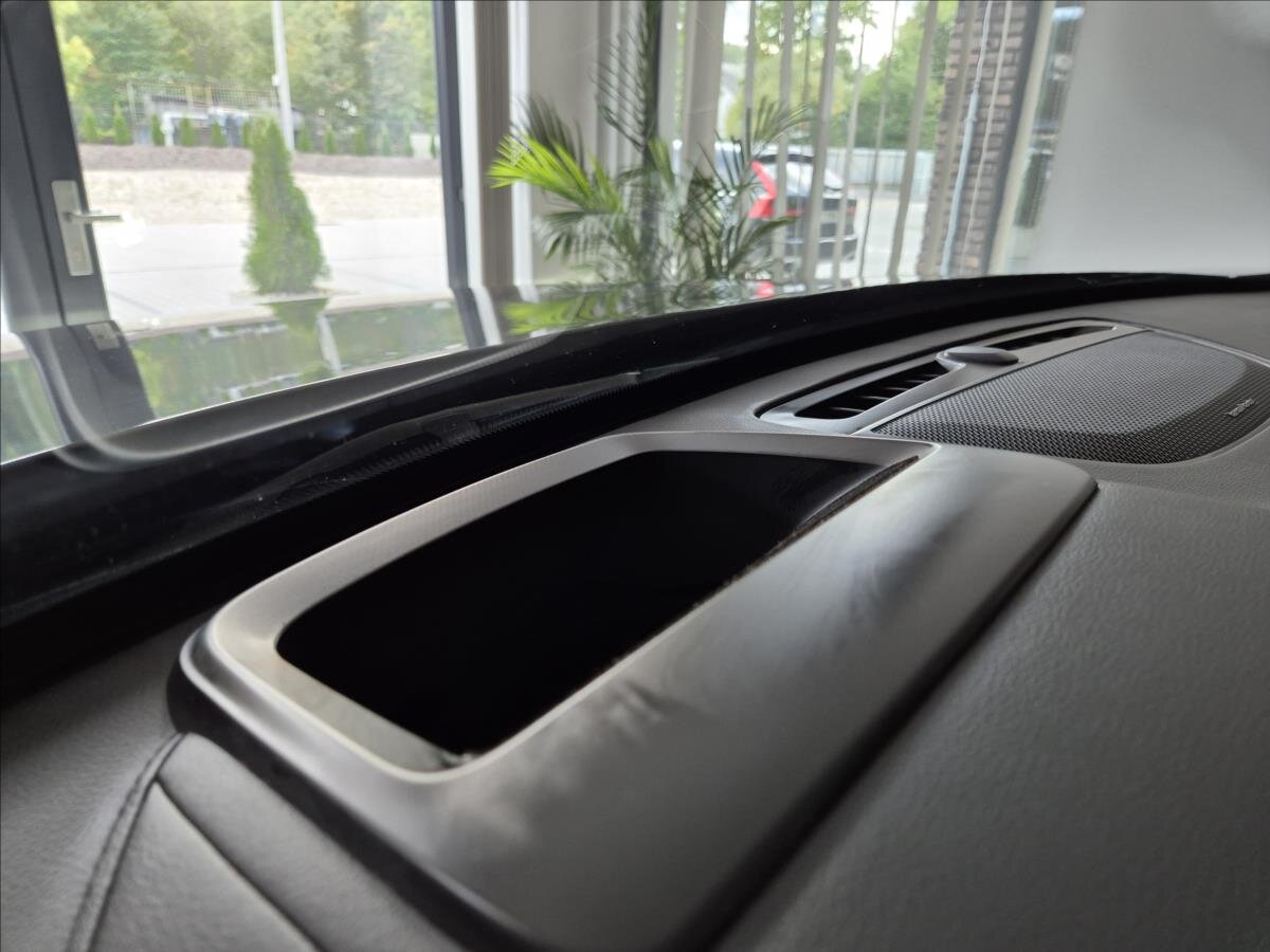 Volvo XC90 SUV / Terénní 2,0 l 180 kw