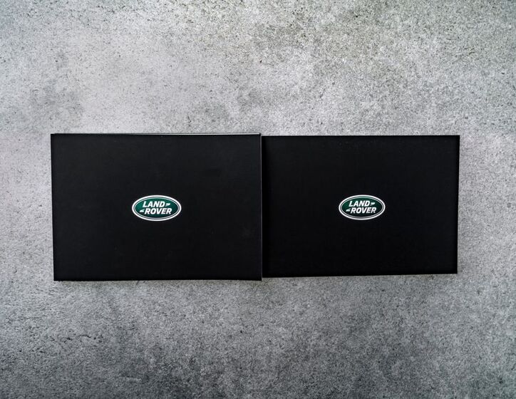 Land Rover Defender 22