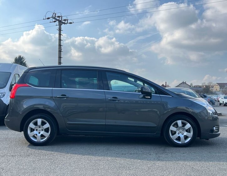 Peugeot 5008 MPV 2,0 l 120 kw