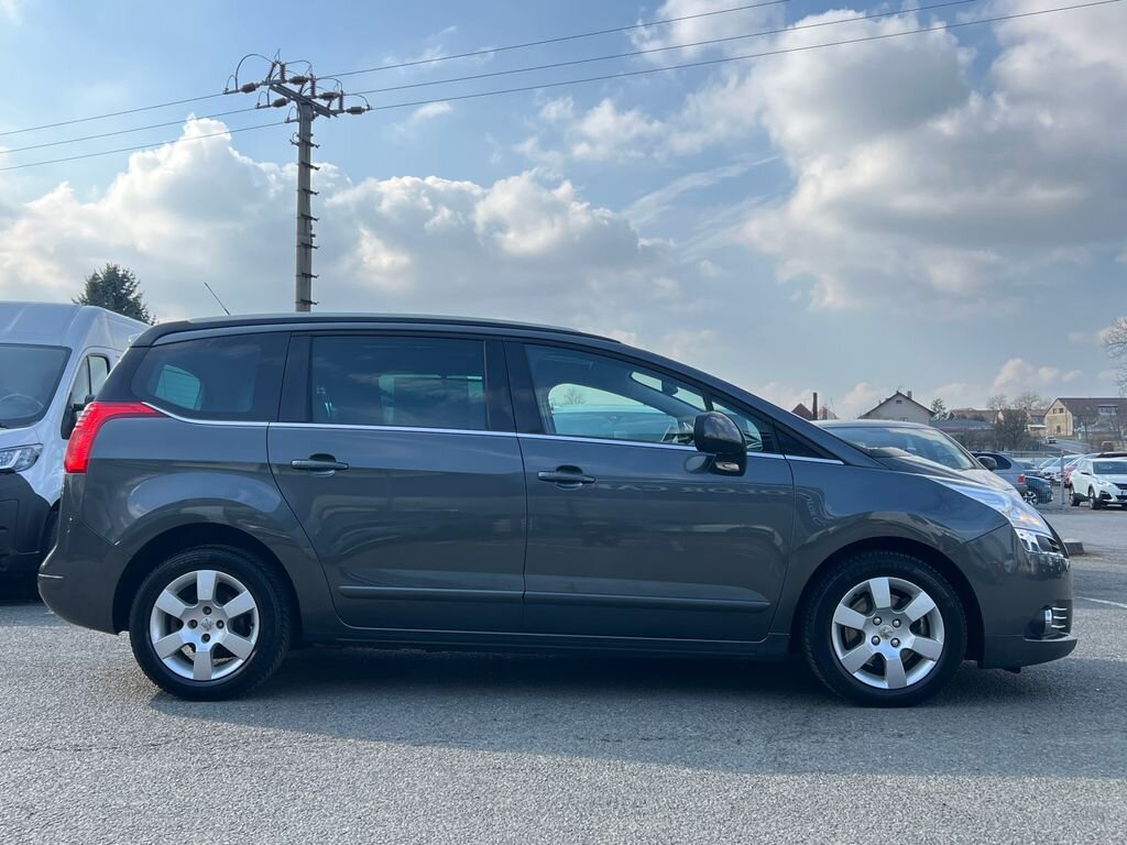 Peugeot 5008 MPV 2,0 l 120 kw