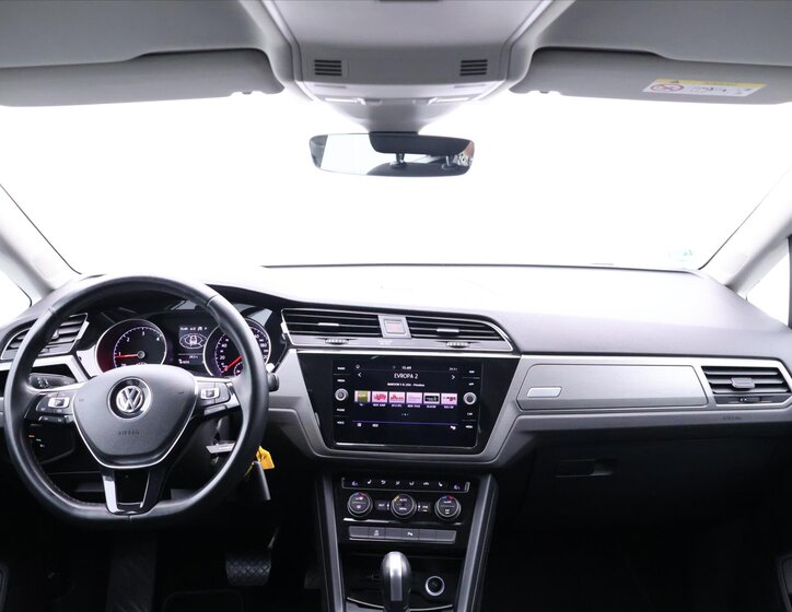 Volkswagen Touran 24