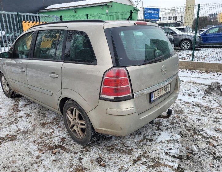 Opel Zafira 1