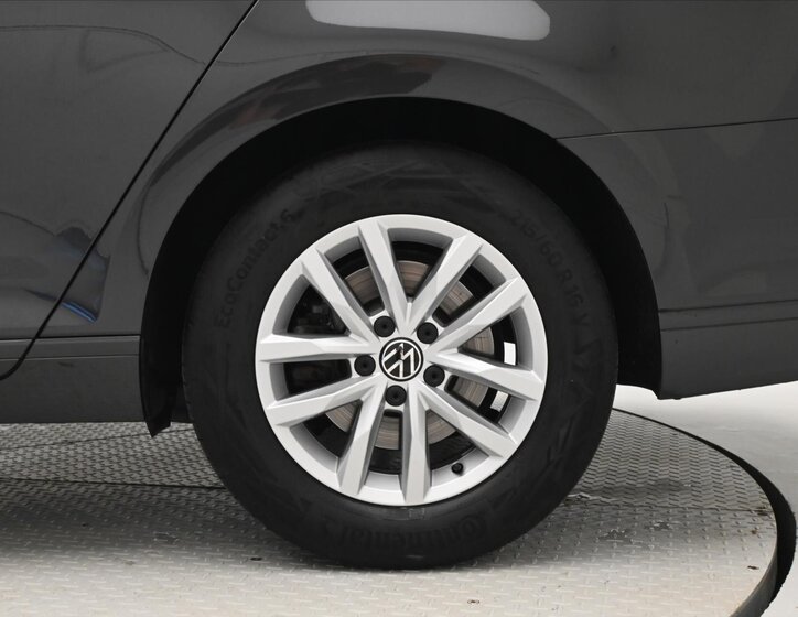 Volkswagen Passat Kombi 2,0 l 110 kw