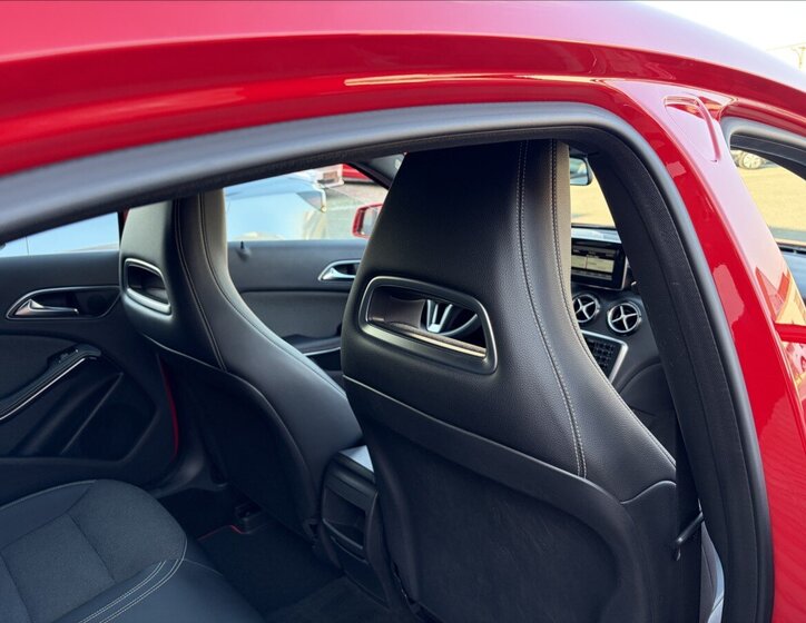 Mercedes-Benz Třídy A Hatchback 1,6 l 90 kw