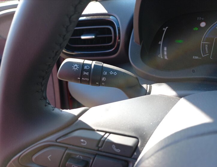 Toyota Yaris Cross CUV / Crossover 1,5 l 68 kw