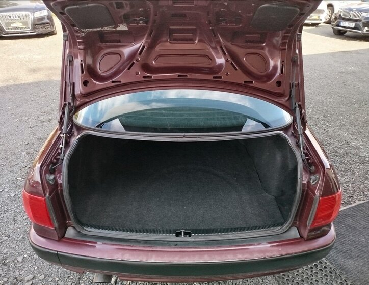 Audi 80 Sedan / Limuzína 2,0 l 66 kw