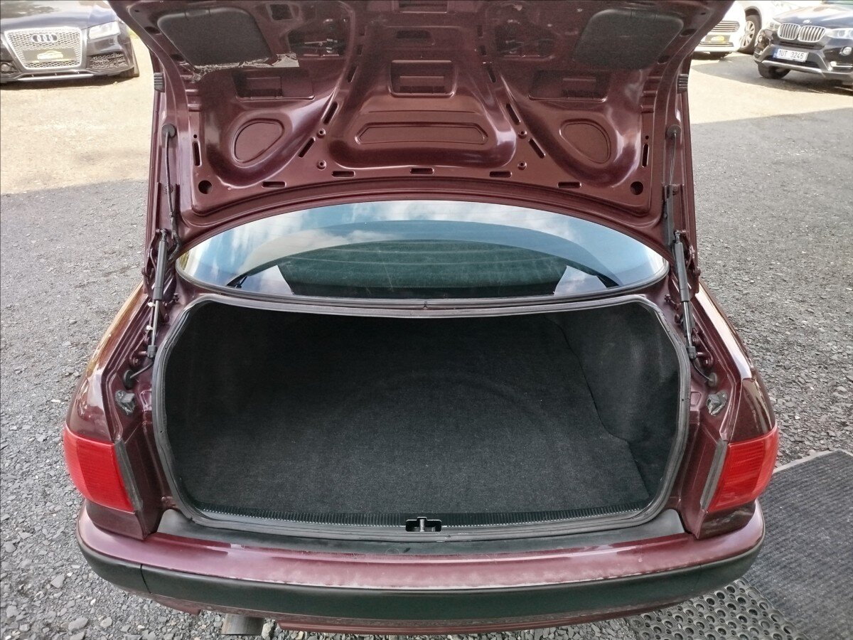 Audi 80 Sedan / Limuzína 2,0 l 66 kw