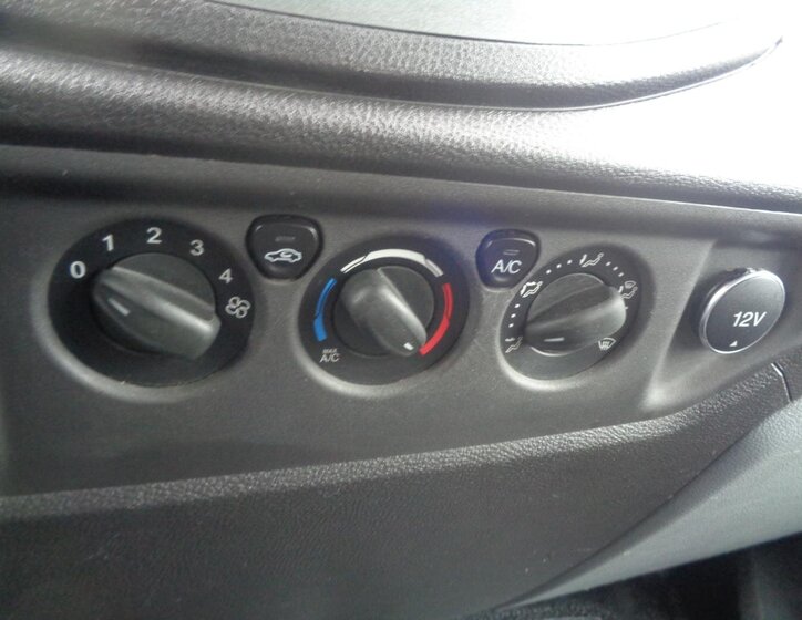 Ford Transit Sklápěč 2,2 l 92 kw