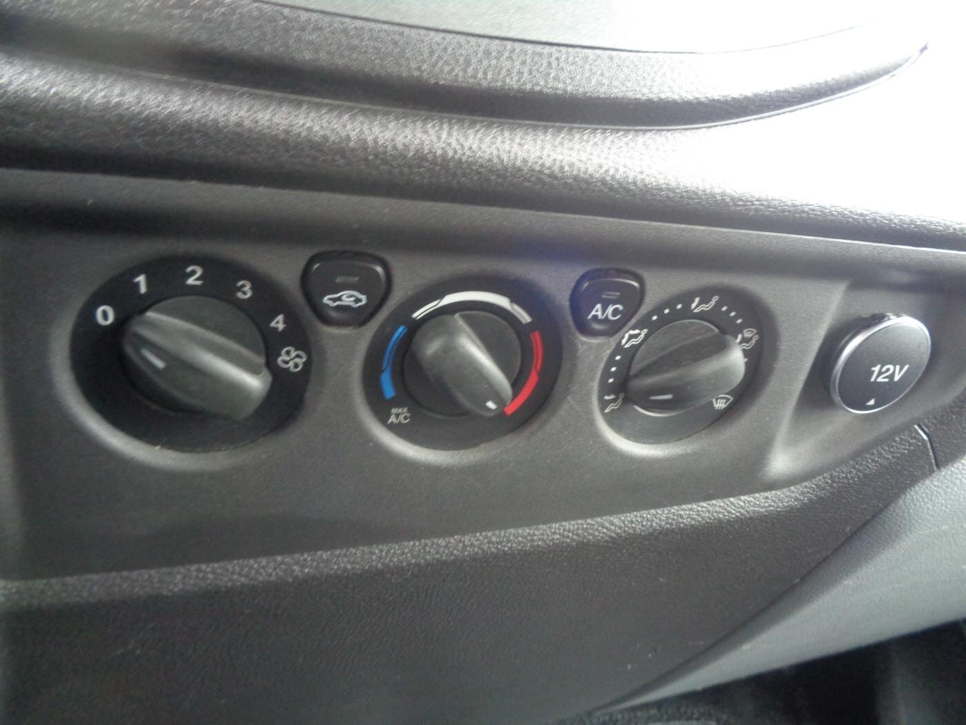 Ford Transit Sklápěč 2,2 l 92 kw