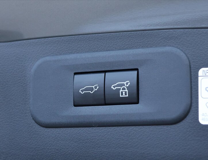 Lexus NX 450h plus SUV / Terénní 2,5 l 136 kw