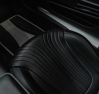 Aston Martin DB11 19