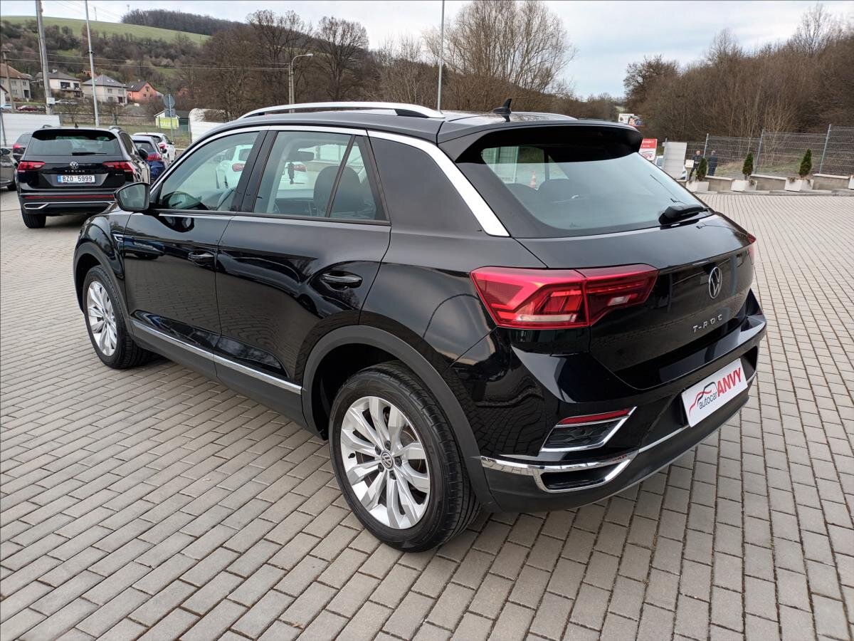 Volkswagen T-Roc SUV / Terénní 1,5 l 110 kw