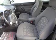 Volkswagen New Beetle 8