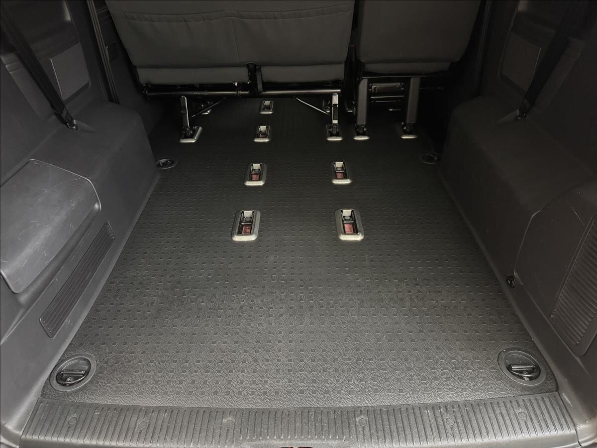 Volkswagen Caravelle Kombi 1,9 l 75 kw