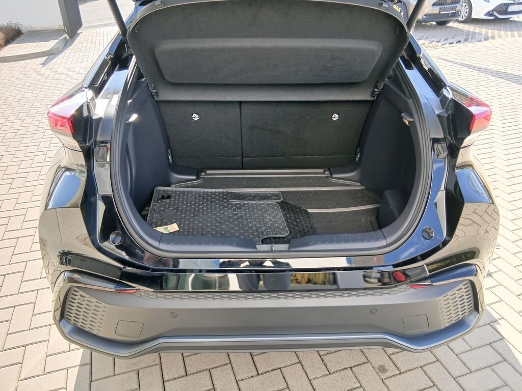 Toyota C-HR SUV / Terénní 2,0 l 112 kw