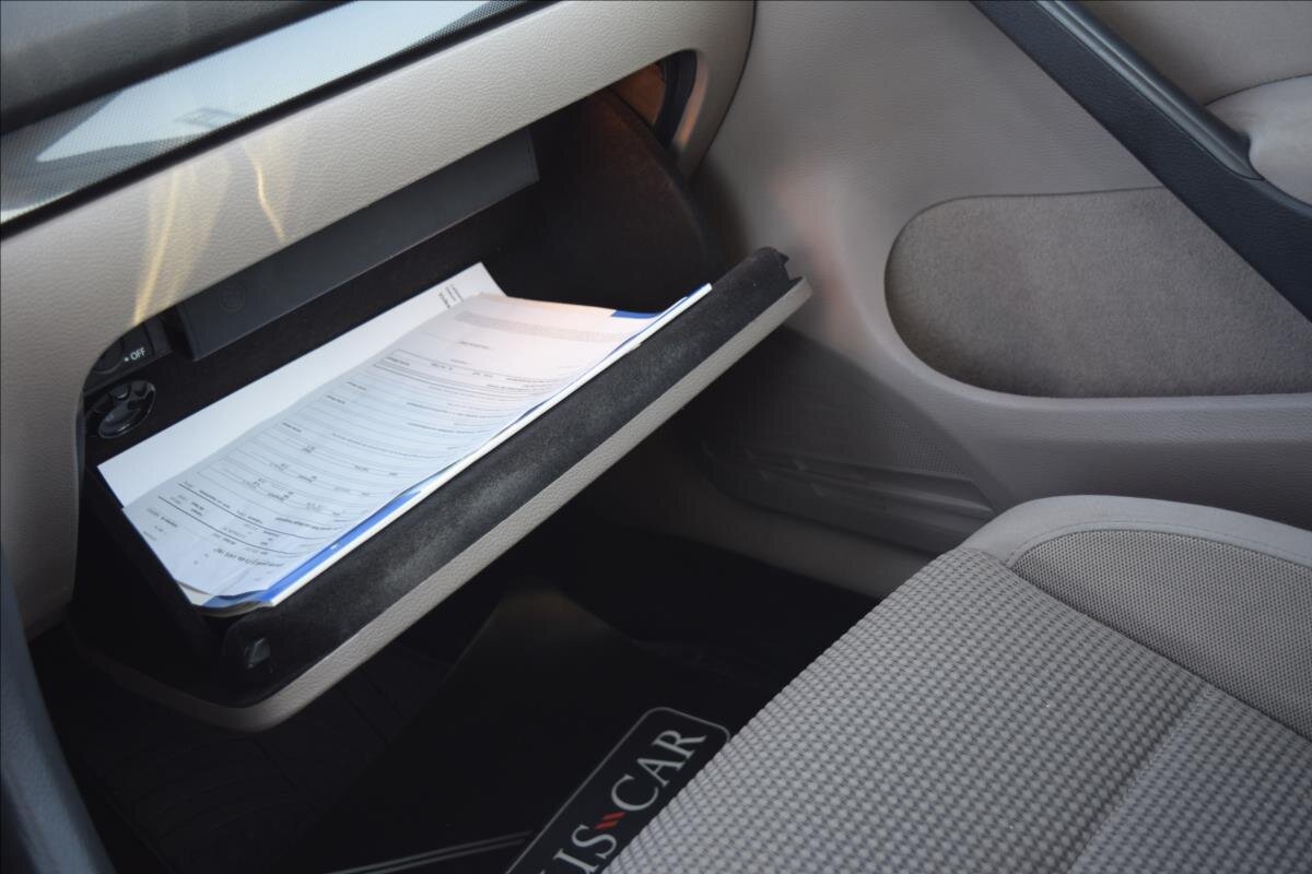 Volkswagen Golf Kombi 1,6 l 66 kw