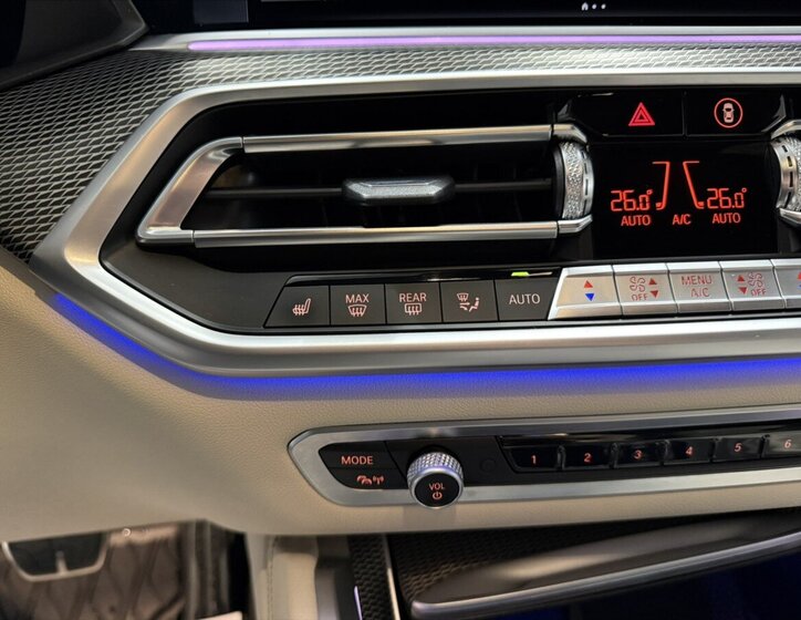 BMW X6 Sedan / Limuzína 3,0 l 250 kw