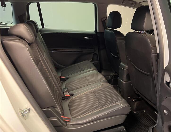 Opel Zafira 13