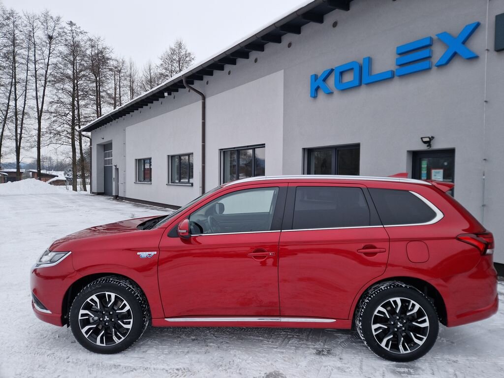 Mitsubishi Outlander SUV 2,4 l 165 kw