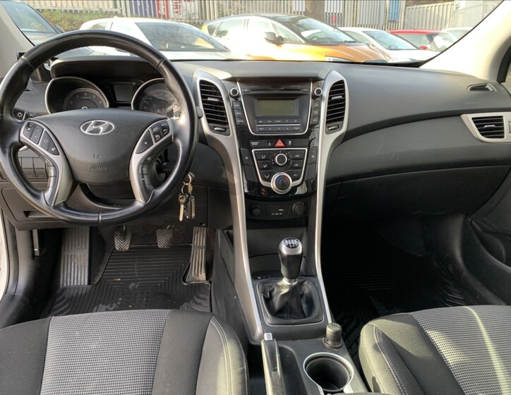 Hyundai i30 10