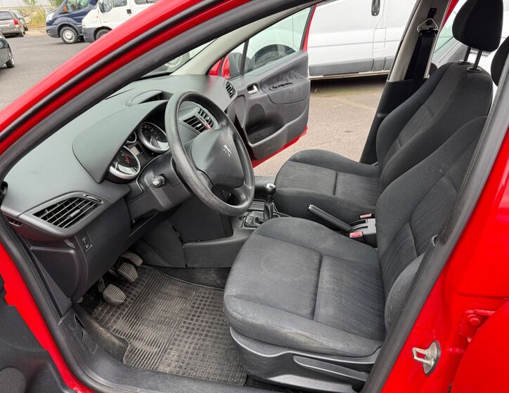 Peugeot 207 7