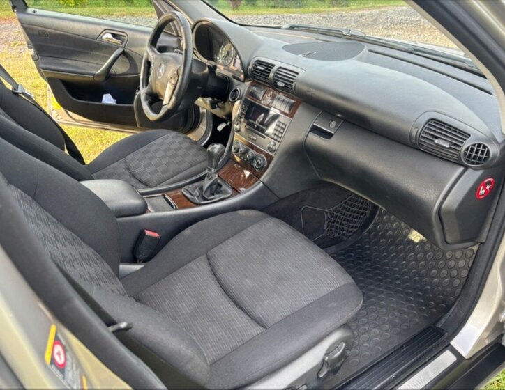 Mercedes-Benz Třídy C Sedan / Limuzína 1,8 l 105 kw