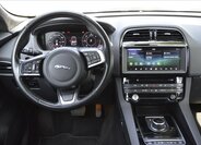 Jaguar F-Pace SUV / Terénní 2,0 l 132 kw