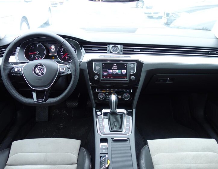 Volkswagen Passat Sedan 2,0 l 140 kw